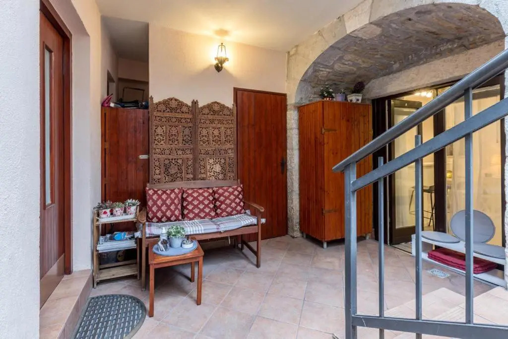Apartments and Rooms Villa Lina