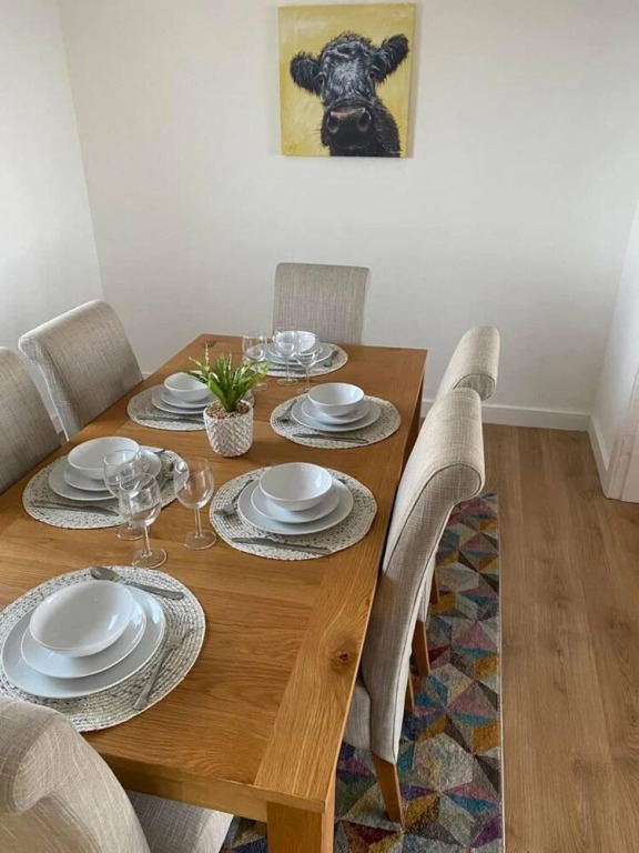 Stunning 3-bed Apartment in Largs