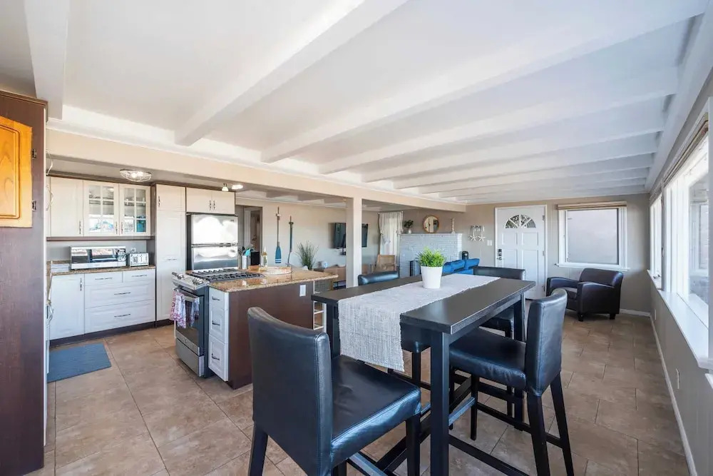 Coastal Bayside Condo Walkable to Sand & Surf