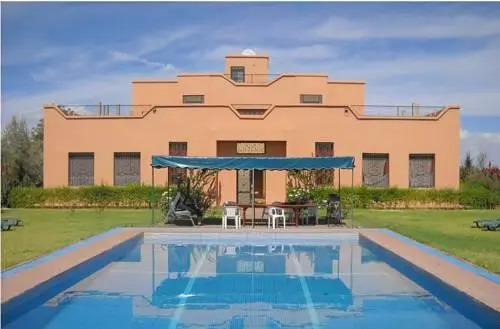 Atlas face house