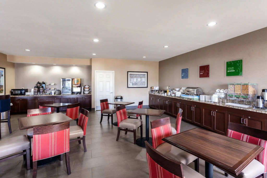 Comfort Suites Lincoln North