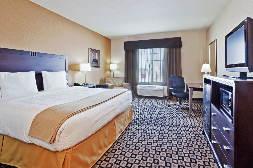 Holiday Inn Express & Suites Clovis by IHG
