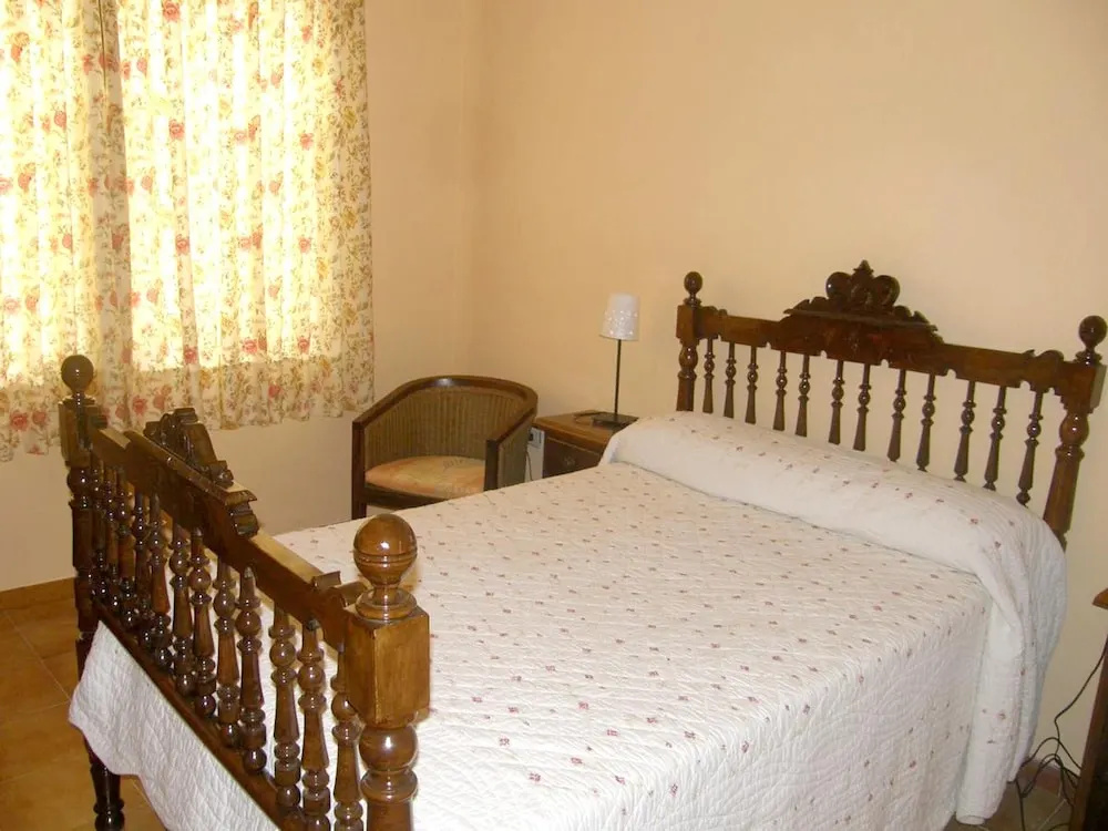 House With 5 Bedrooms in Baños de Valdearados, With Wonderful City View and Terrace