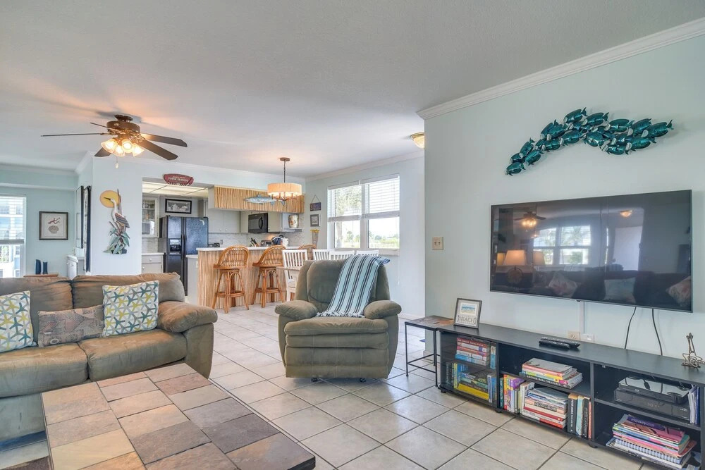 Sand, Sun & Poolside Fun! Madeira Beach Retreat