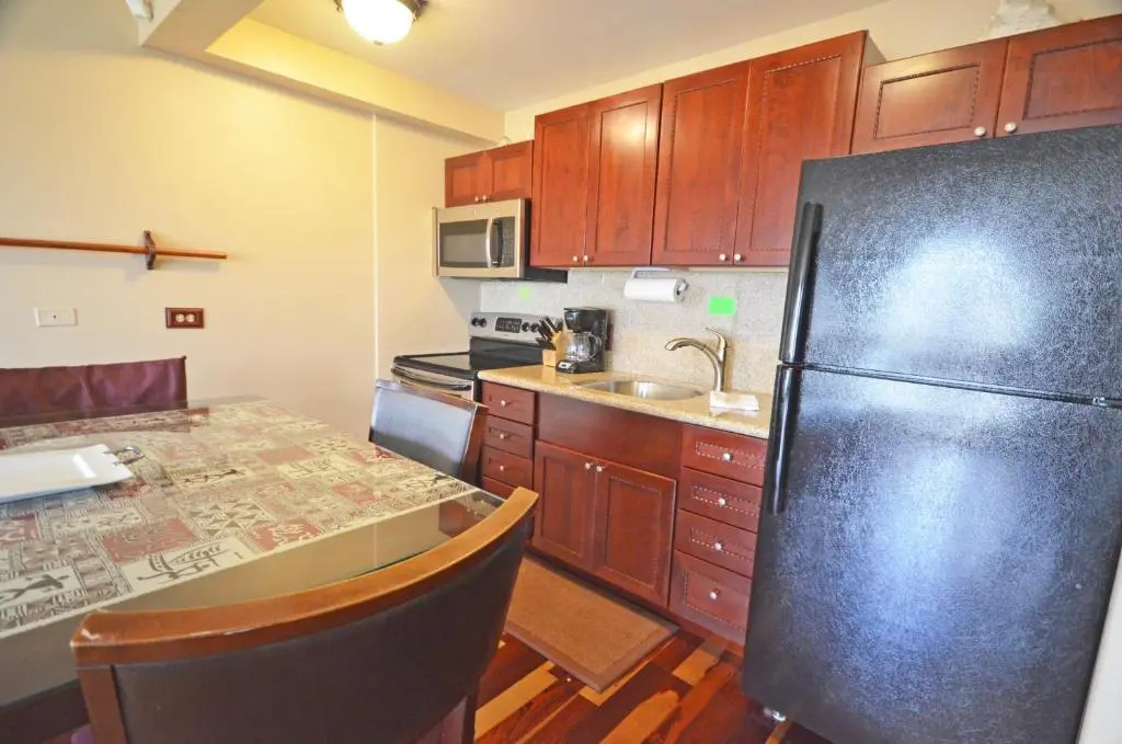 Waikiki Sunset 2105 Paradise Awaits 1-bedroom Superior Suite with Incredible Views