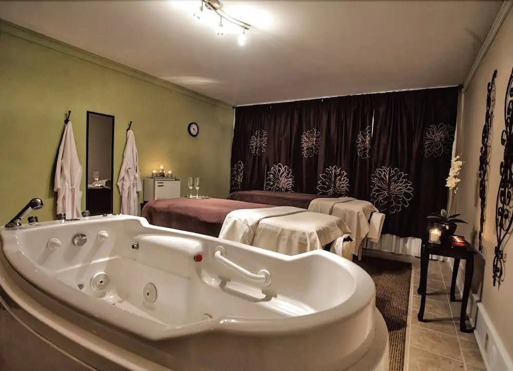 Nichols Village Hotel and Spa