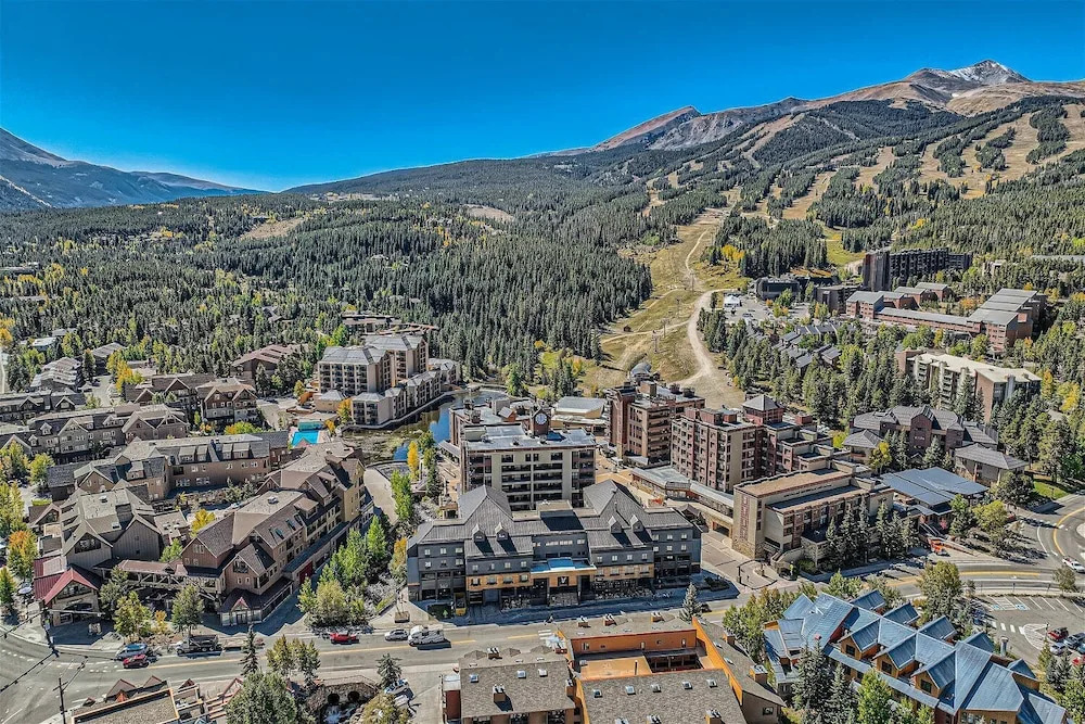 Your Next Vacay at Peak 9 Ski-in/ski-out