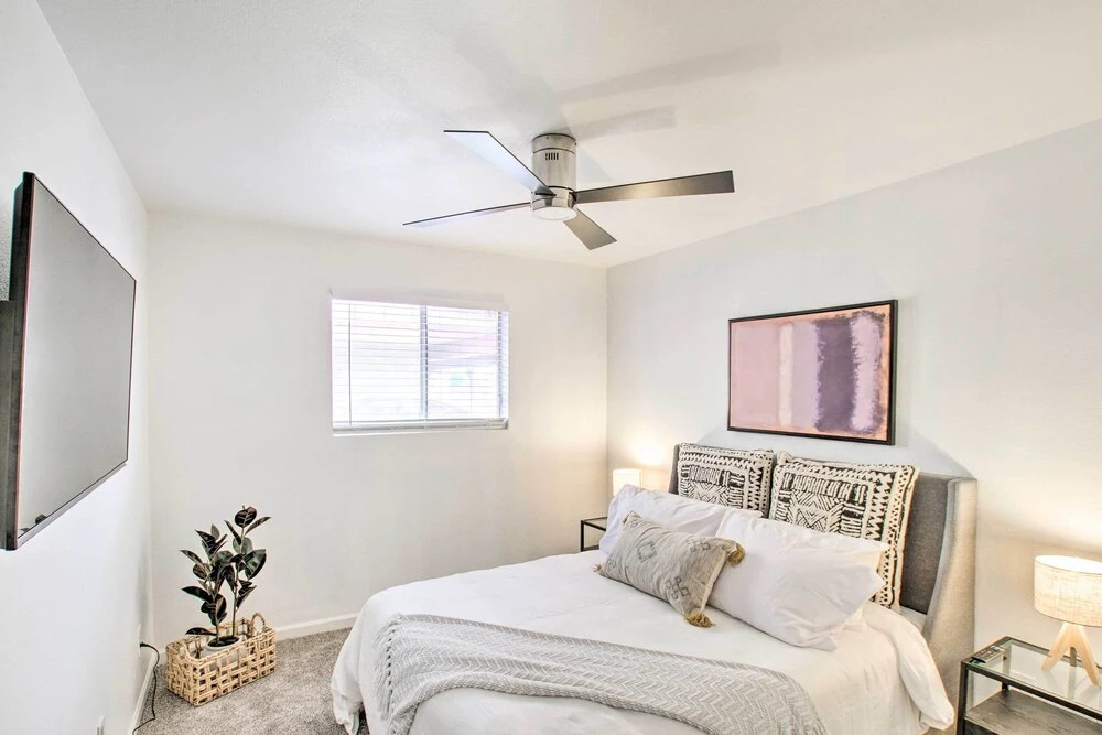 Fire Pit, Heated Pool: Central Tempe Escape!