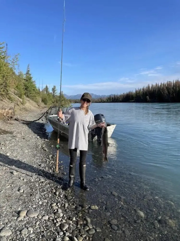 Alaska Lake + Lodge at Longmere
