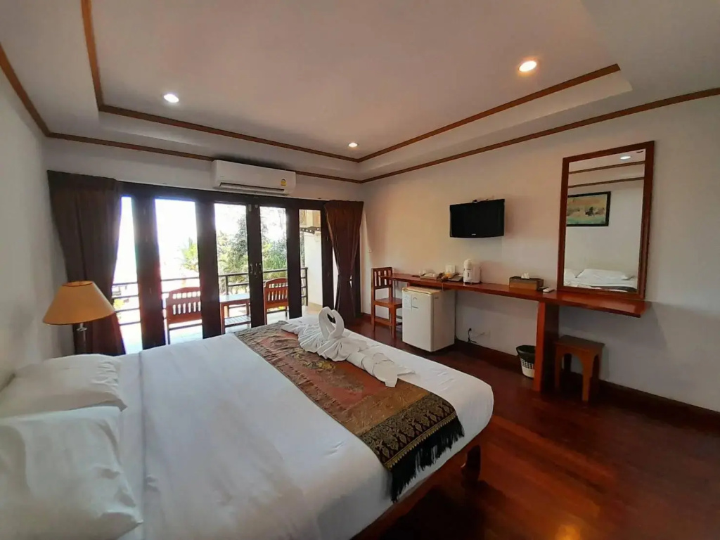 Lipa Bay Resort