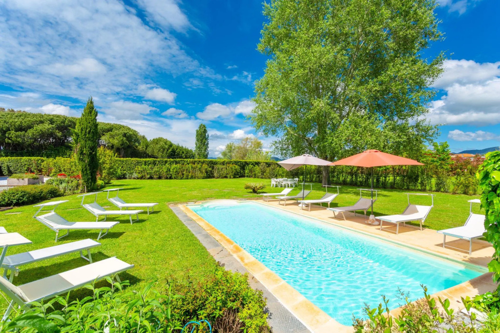 Villa Rossa Large Private Pool WiFi