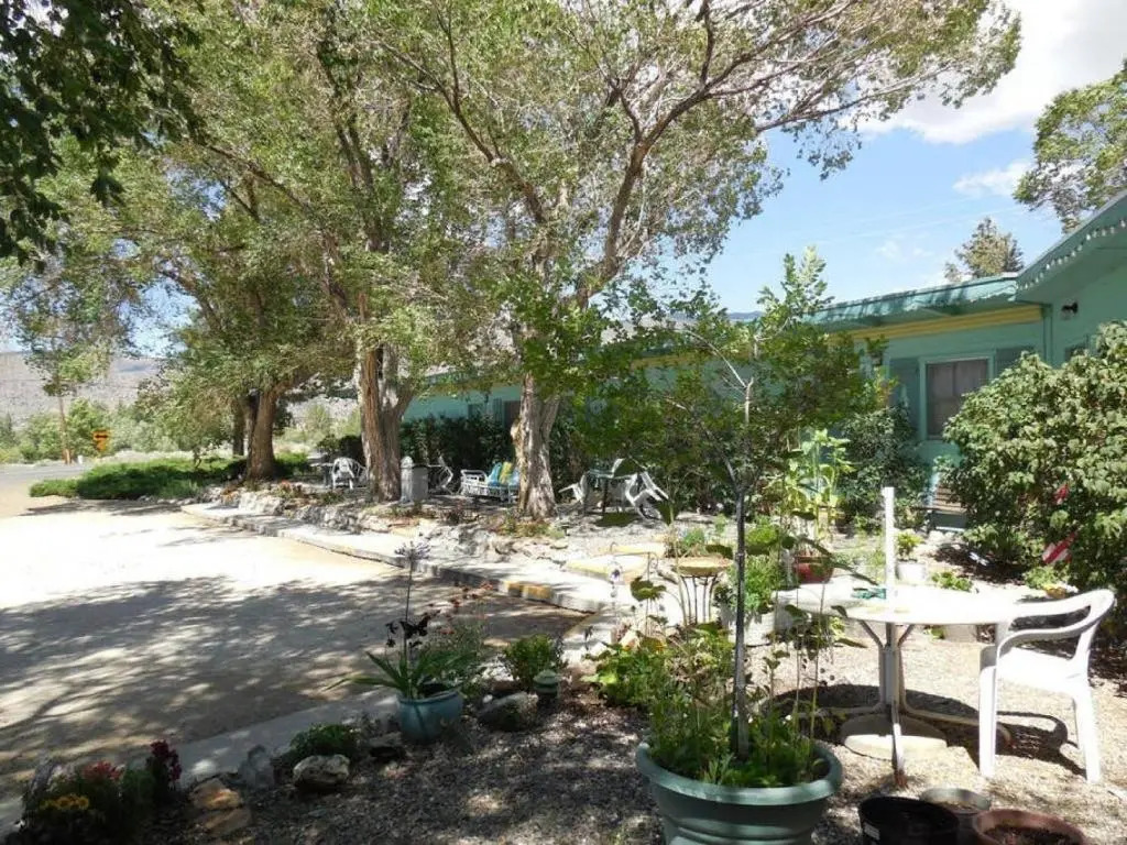 The Historic West Walker Motel