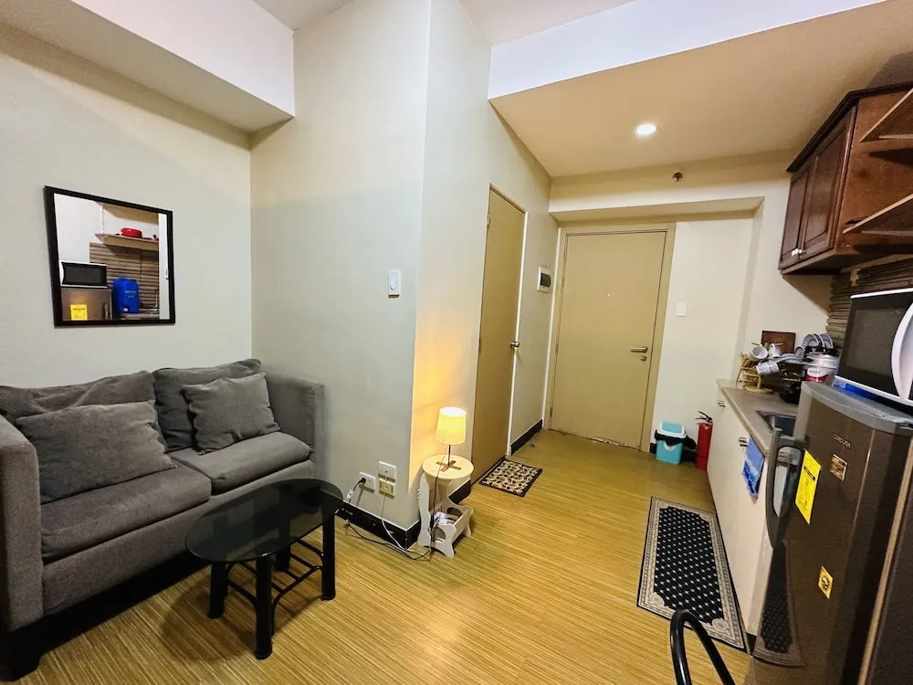 Taguig 1 Bedroom with Balcony Near Bgc