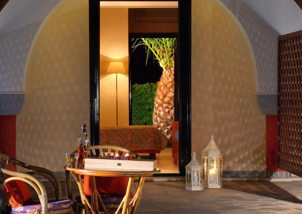 Blue Dolphin Hotel