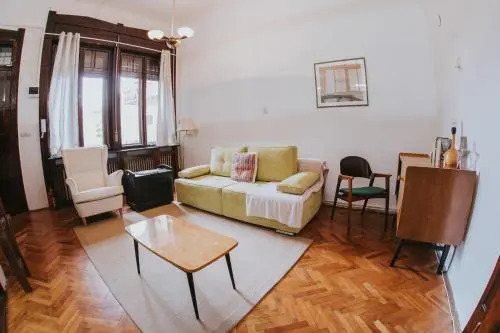 Neo Apartment Queen