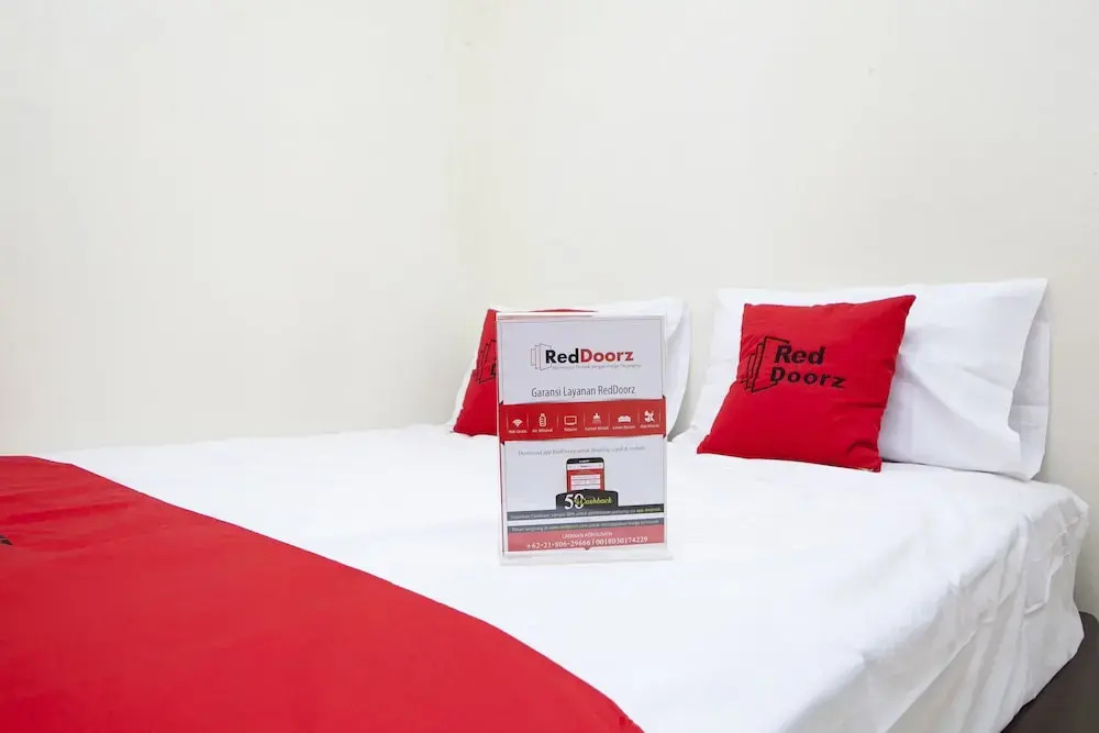 RedDoorz near Maranatha University 4