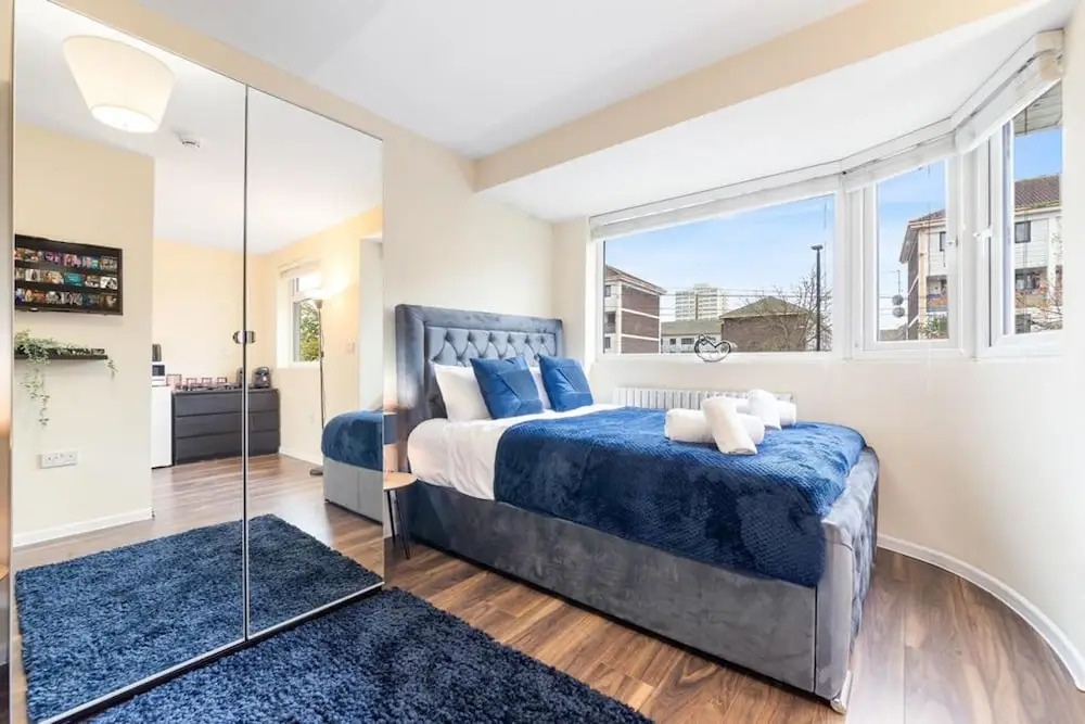 Spacious Sleeps 3 Ensuite Room In Twickenham TW7