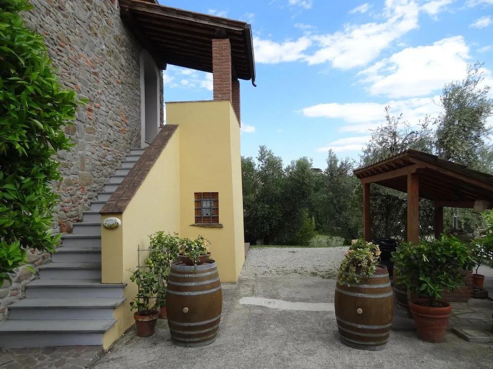 Villa in Vinci with Private Pool & Vineyard Views
