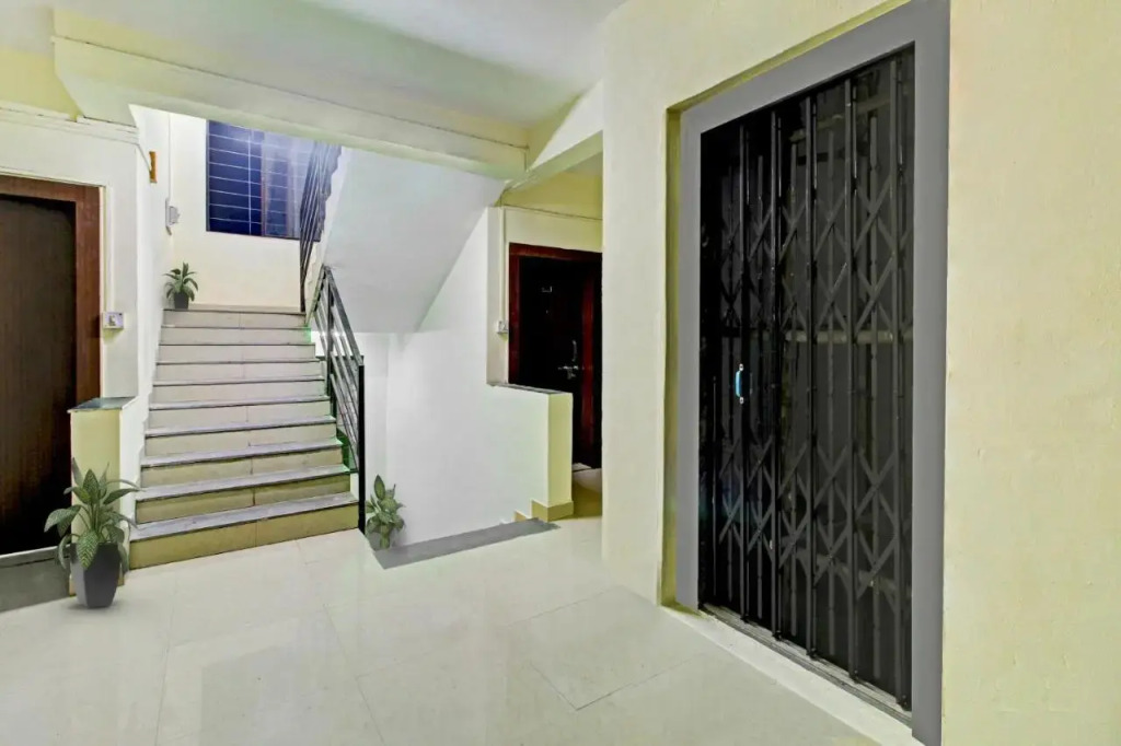 OYO Flagship 80642 Sai Executive Lodging