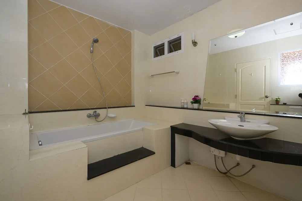 2Br At Patong Loft Wifi Pool