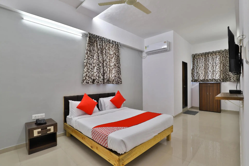 Capital O 28466 Hotel Happy Heaven