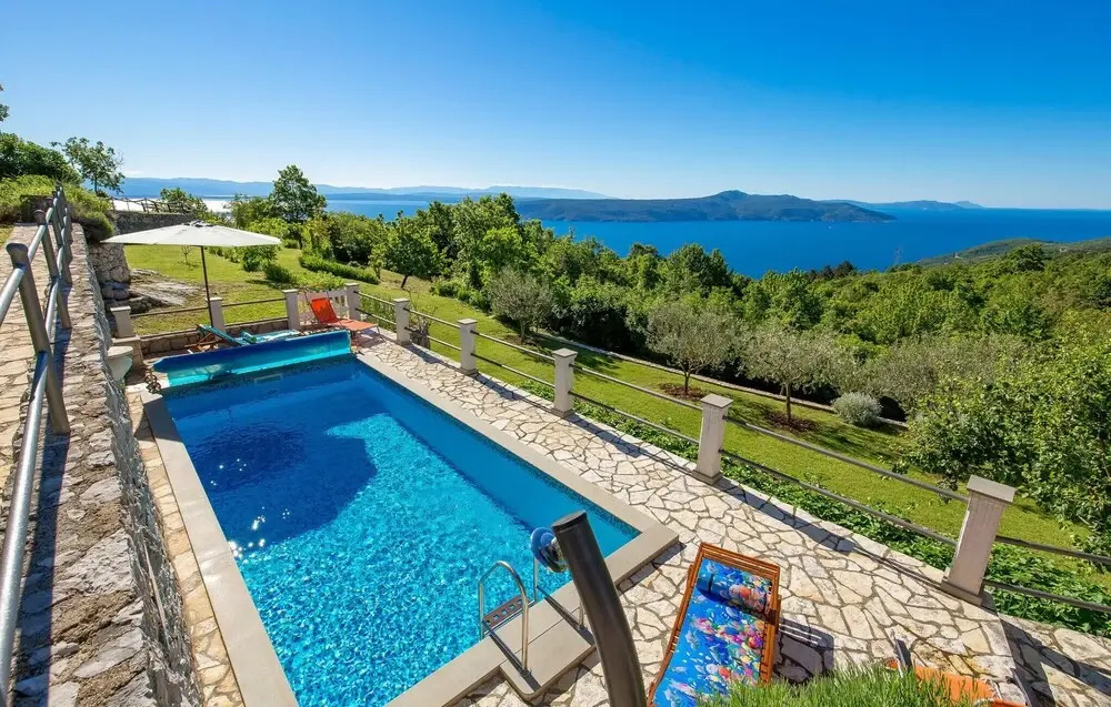 Stunning Home in Moscenice With Wifi and 2 Bedrooms