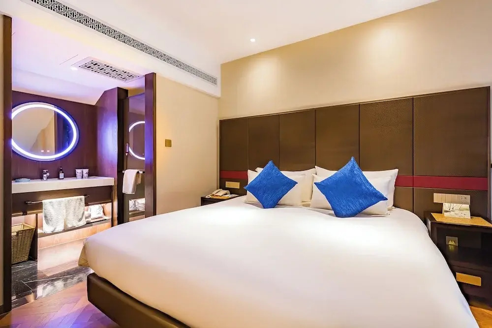 Ziyue Minghu Hotel