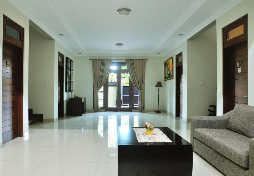 Jenna Residence