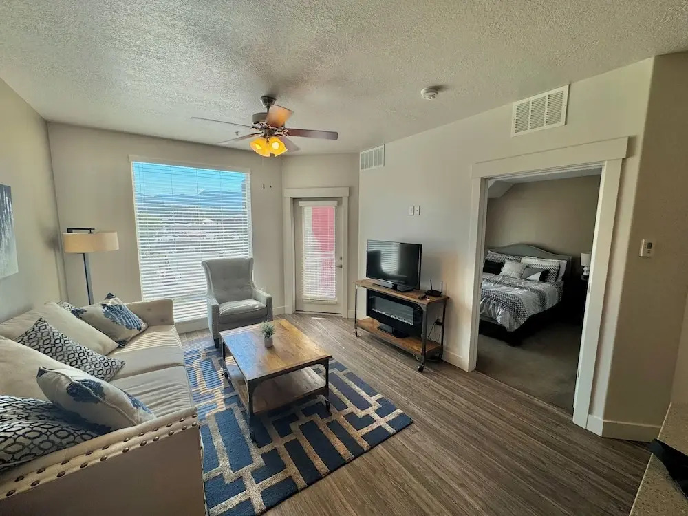 Downtown Condo with Great Mountain Views