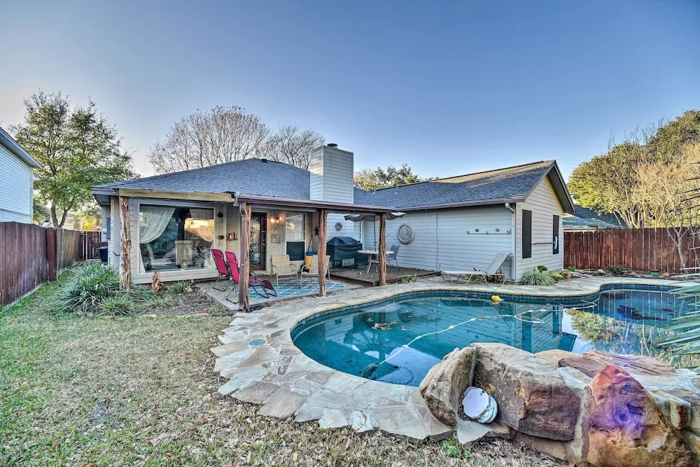 Peaceful San Antonio Oasis w/ Private Pool + Grill