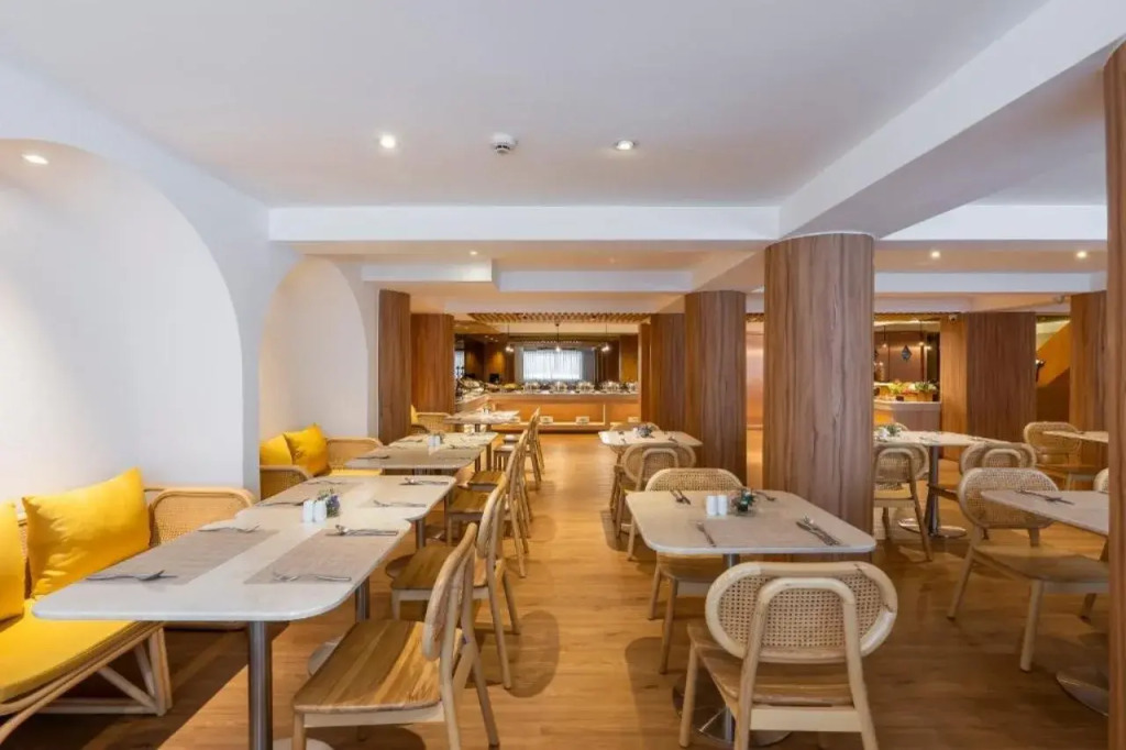 Arck Hotel