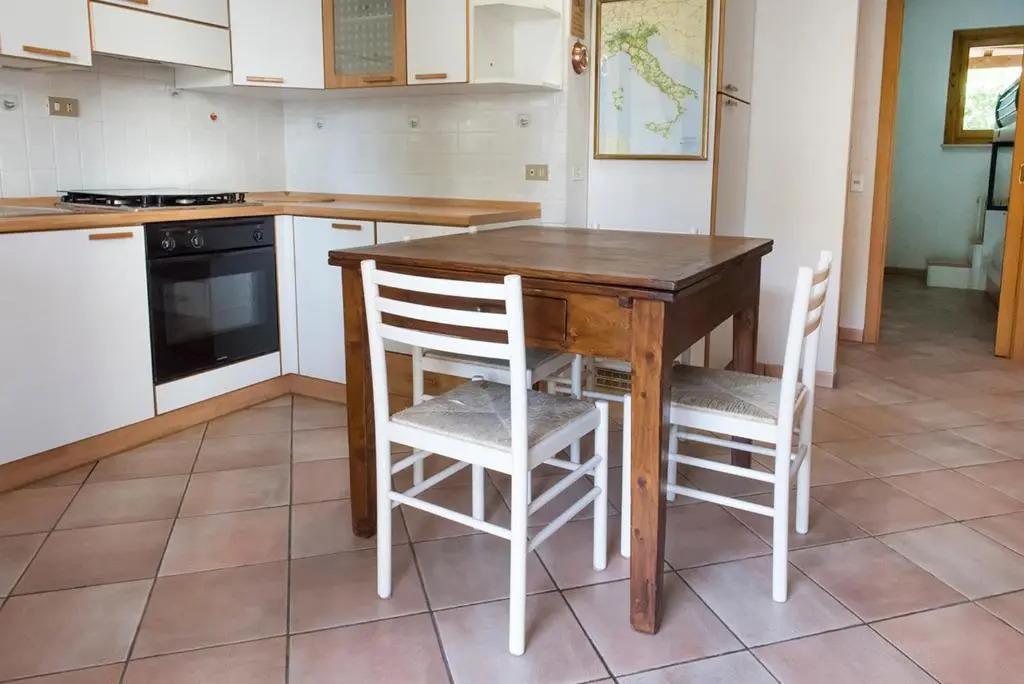 M255 - Marcelli, trilocale con portico a 100mt dal mare
