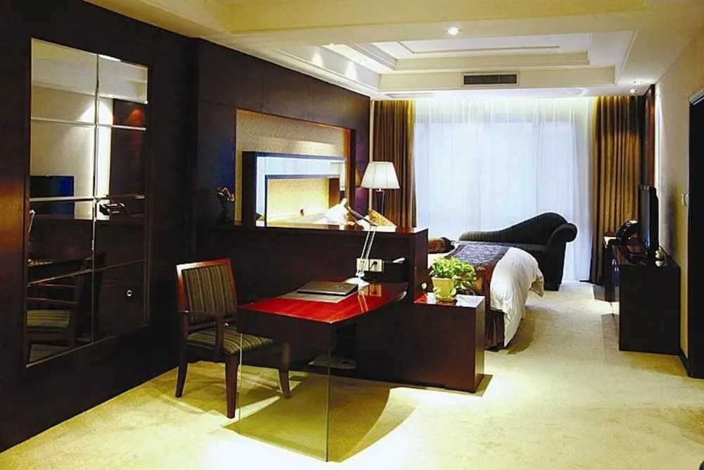Crystal Island Club