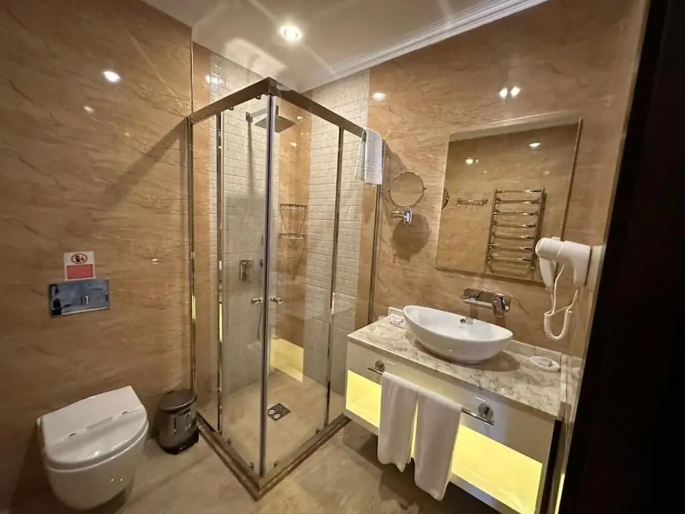 MandarinnART Hotel