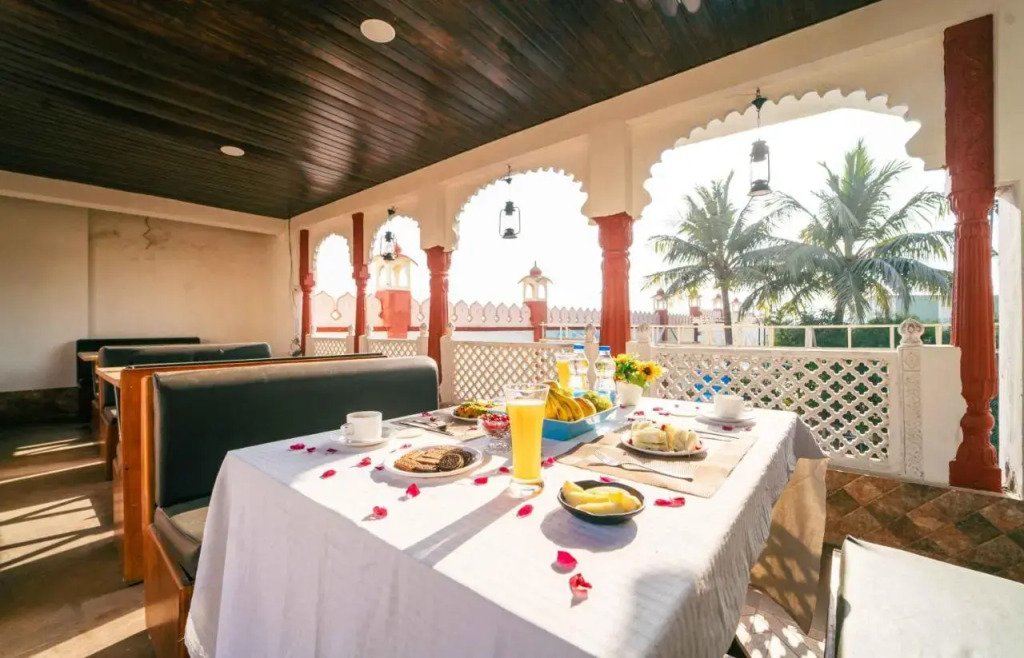 Hotal Paradise Palace Inn (Highway Hotel)