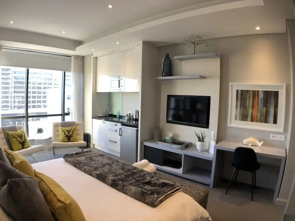 Sandton Skye Comfy Executive Apartment