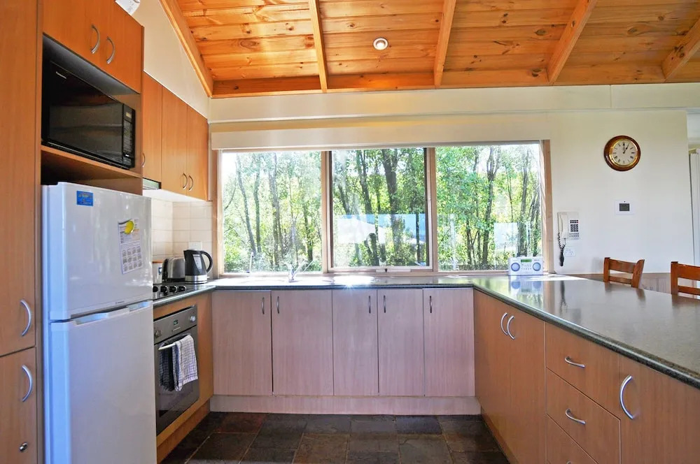 Archies Beachside Abode - Pet Friendly (Outside Only)