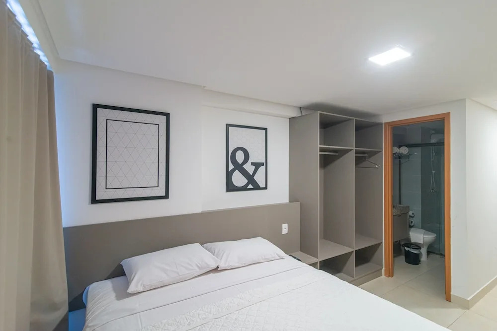 GoldFlat