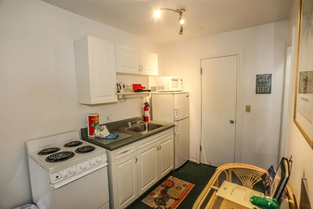 5583 Estero Blvd Iguana Mama's Beach House