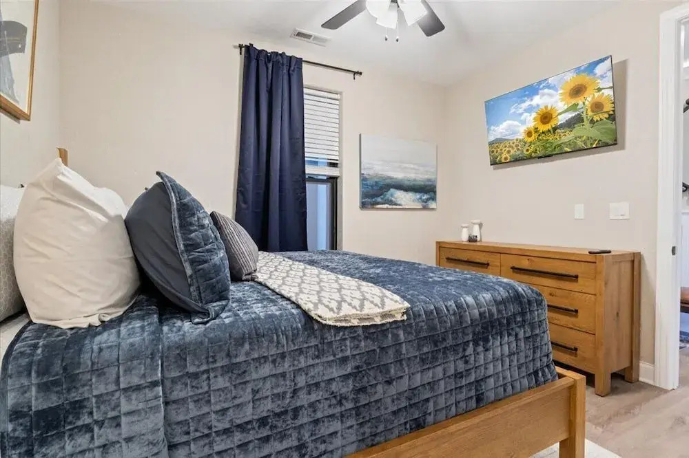 Upscale Lakeside Condo With Extraordinary Amenities at Topsider in Osage Beach 19mm