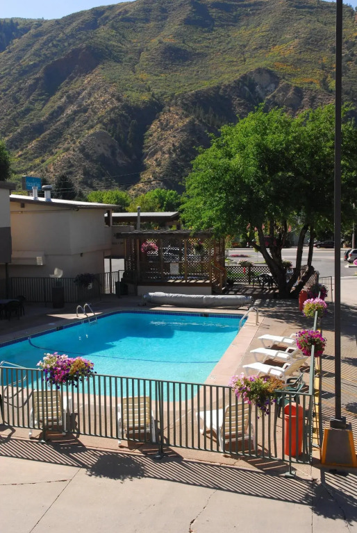 Caravan Inn