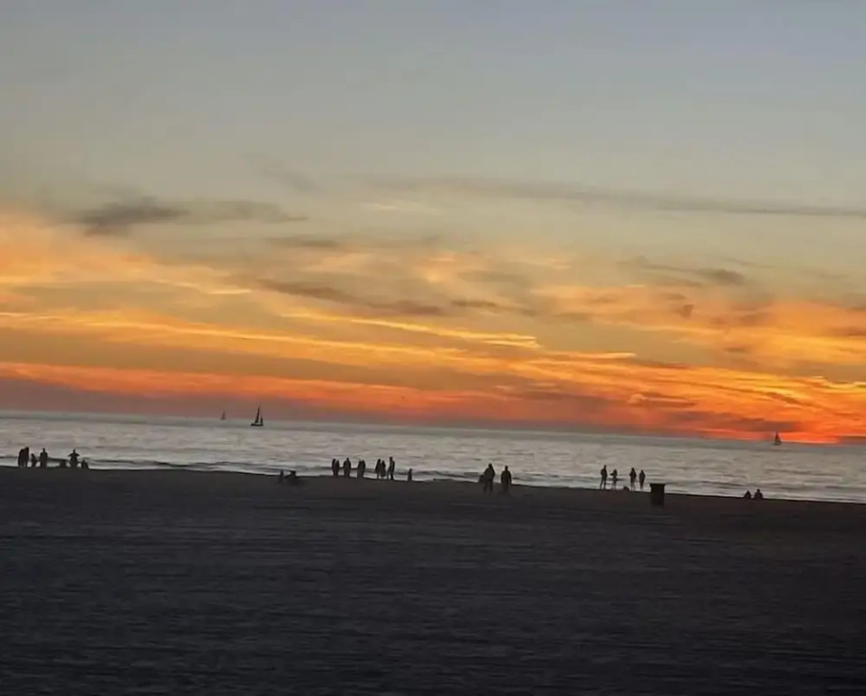 12B Venice Beach Access Stay