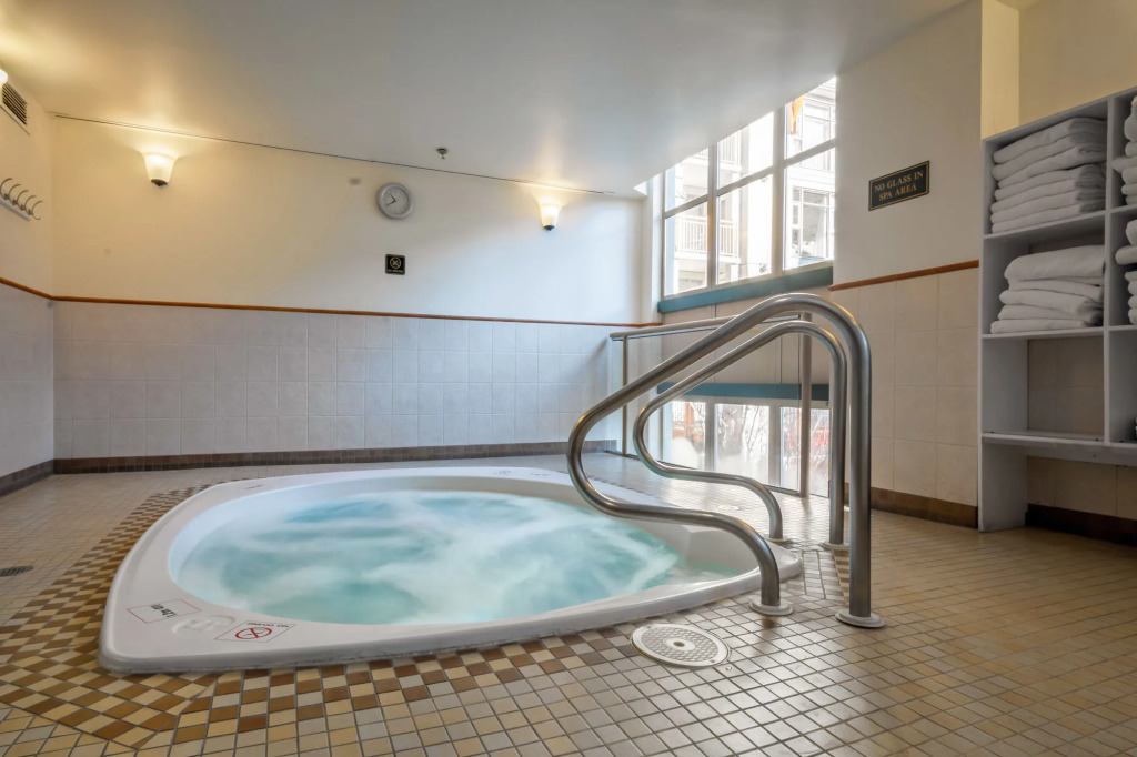 Whistler Peak Lodge