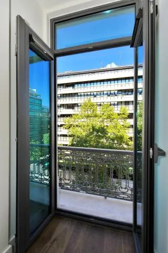 Excellent T1 in Cosmopolitan Building