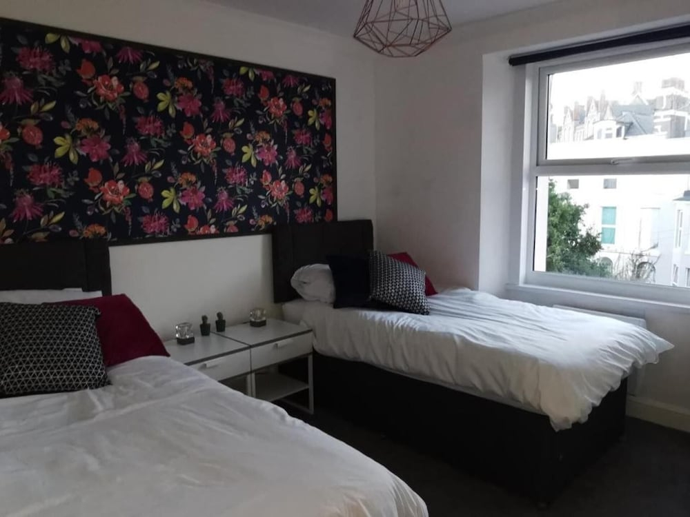 Beautiful 2-bed Seaview Apartment in Plymouth