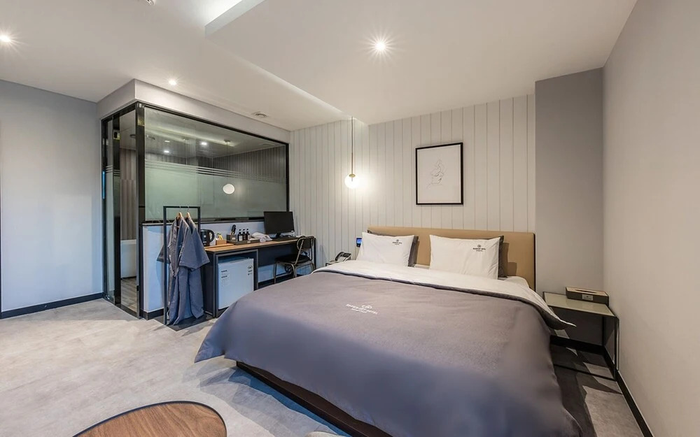 Brown Dot Hotel Jeonggwan