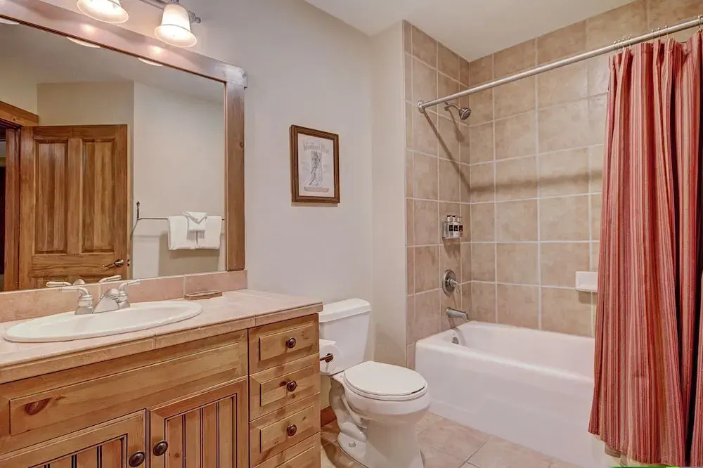 Ski-in 1br  Steps To Gondola + Main St, Sleeps 4 1 Bedroom Condo by RedAwning
