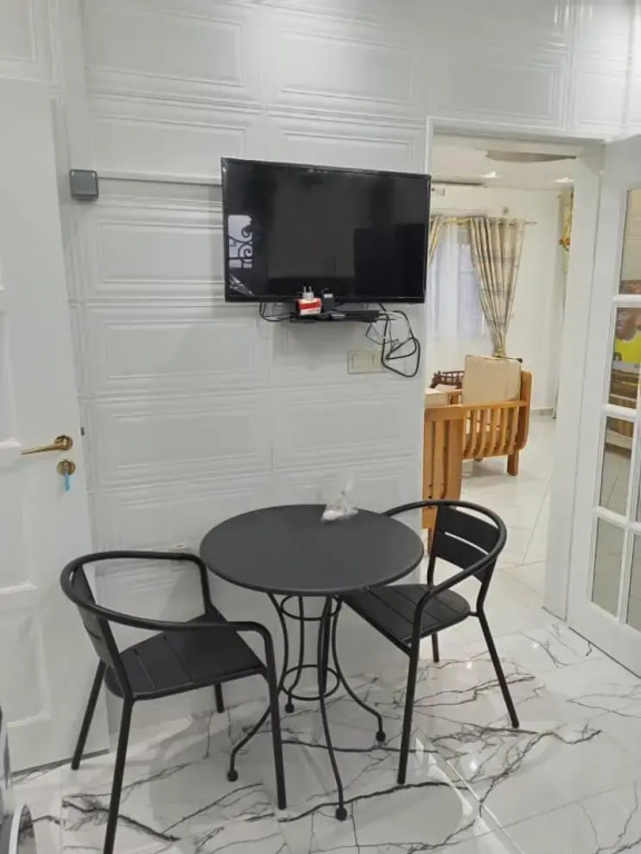 MH - Upper Floor Apart