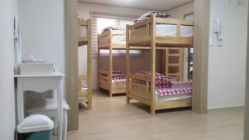 Jiin Hostel & Guesthouse