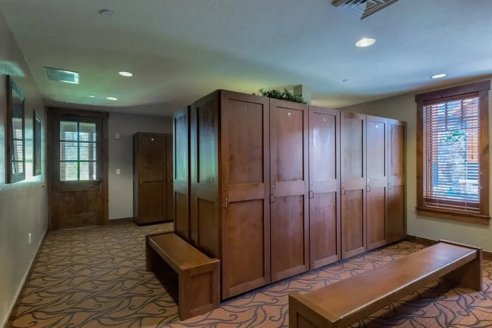 Luxury 3 Bedroom Water House on Main Street Condo w/ Pool, Hot Tubs, Fitness Center!